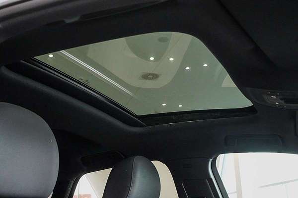 2020 Audi Q3 35 TFSI S line F3