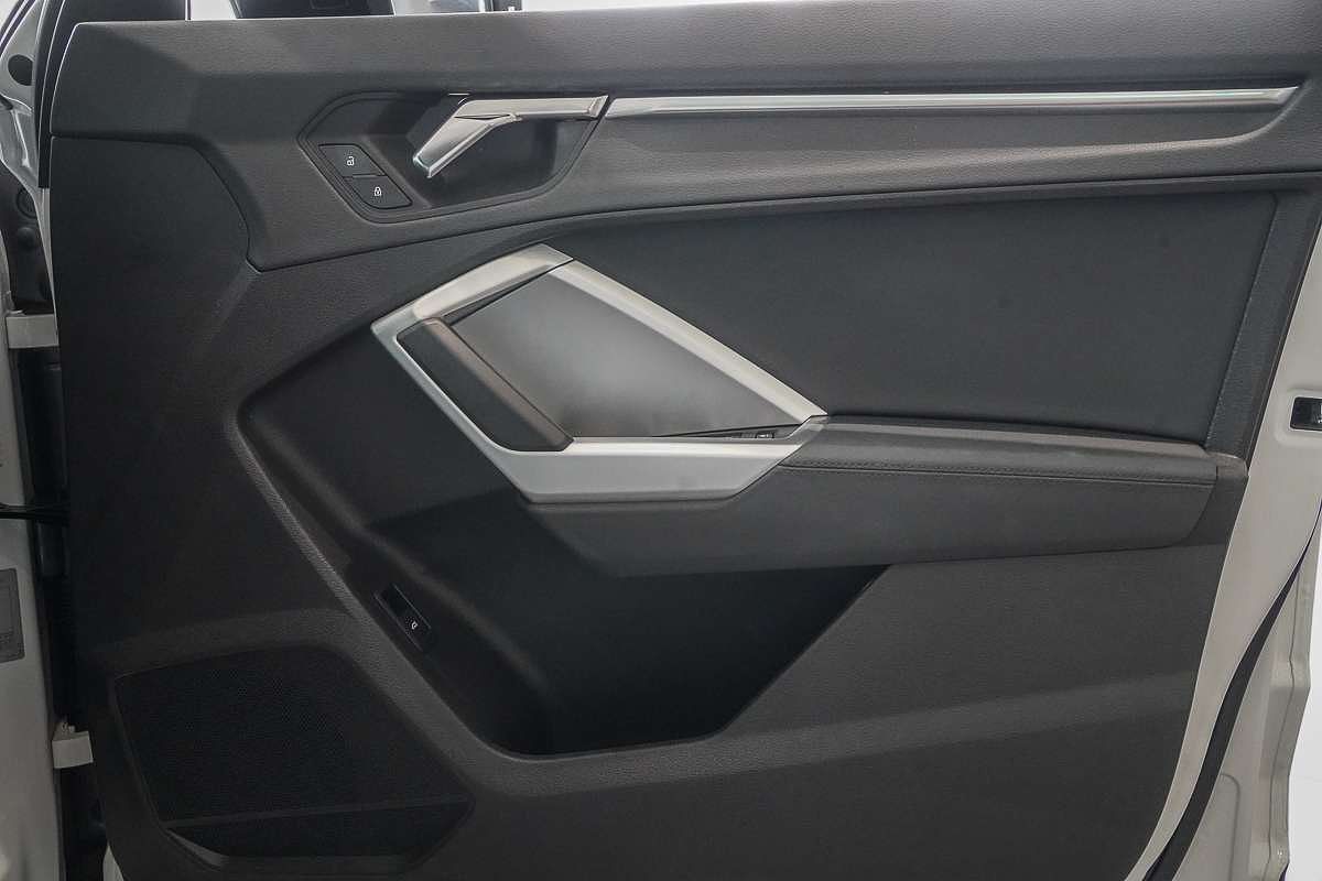 2020 Audi Q3 35 TFSI S line F3