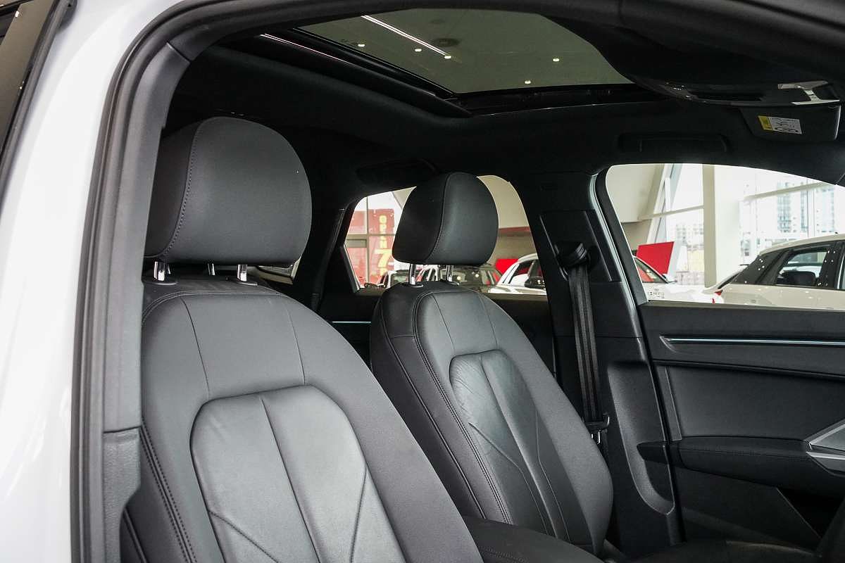 2020 Audi Q3 35 TFSI S line F3