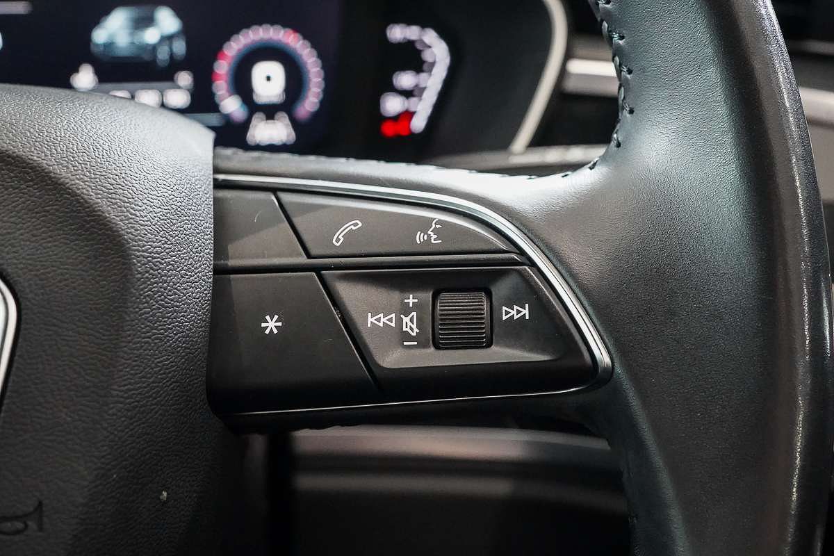 2020 Audi Q3 35 TFSI S line F3