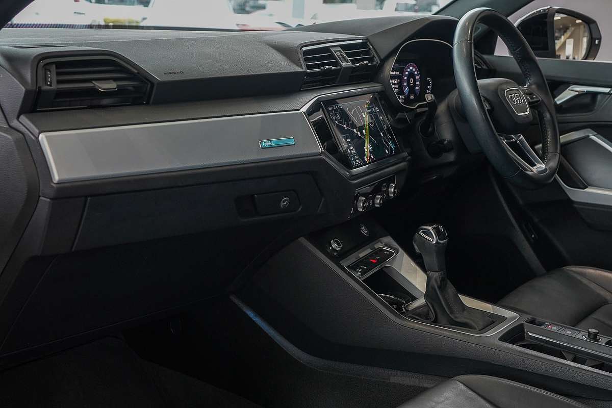 2020 Audi Q3 35 TFSI S line F3