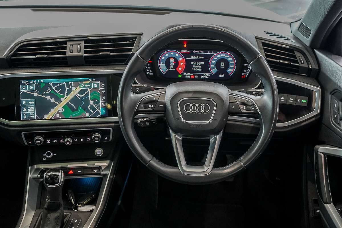 2020 Audi Q3 35 TFSI S line F3
