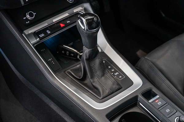 2020 Audi Q3 35 TFSI S line F3