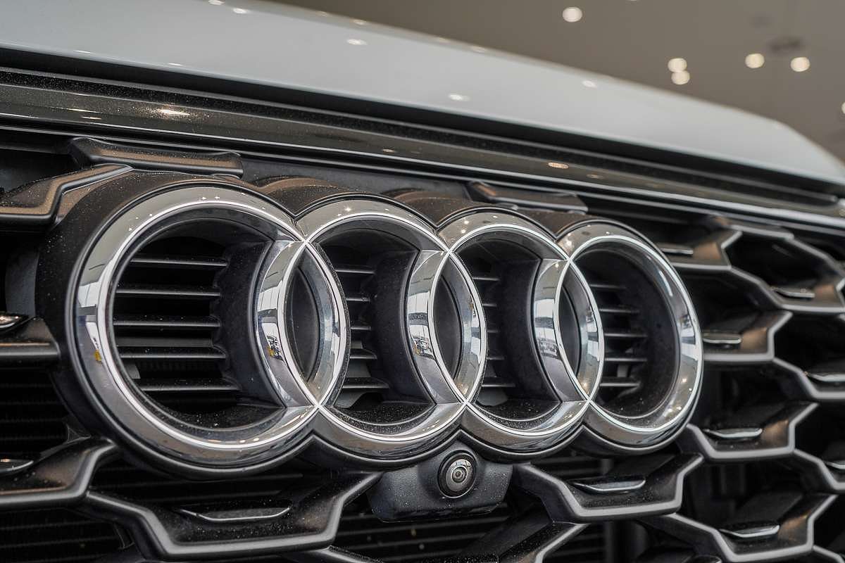 2020 Audi Q3 35 TFSI S line F3
