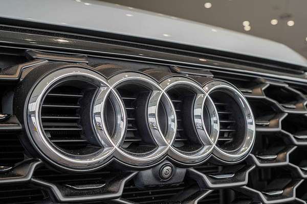 2020 Audi Q3 35 TFSI S line F3