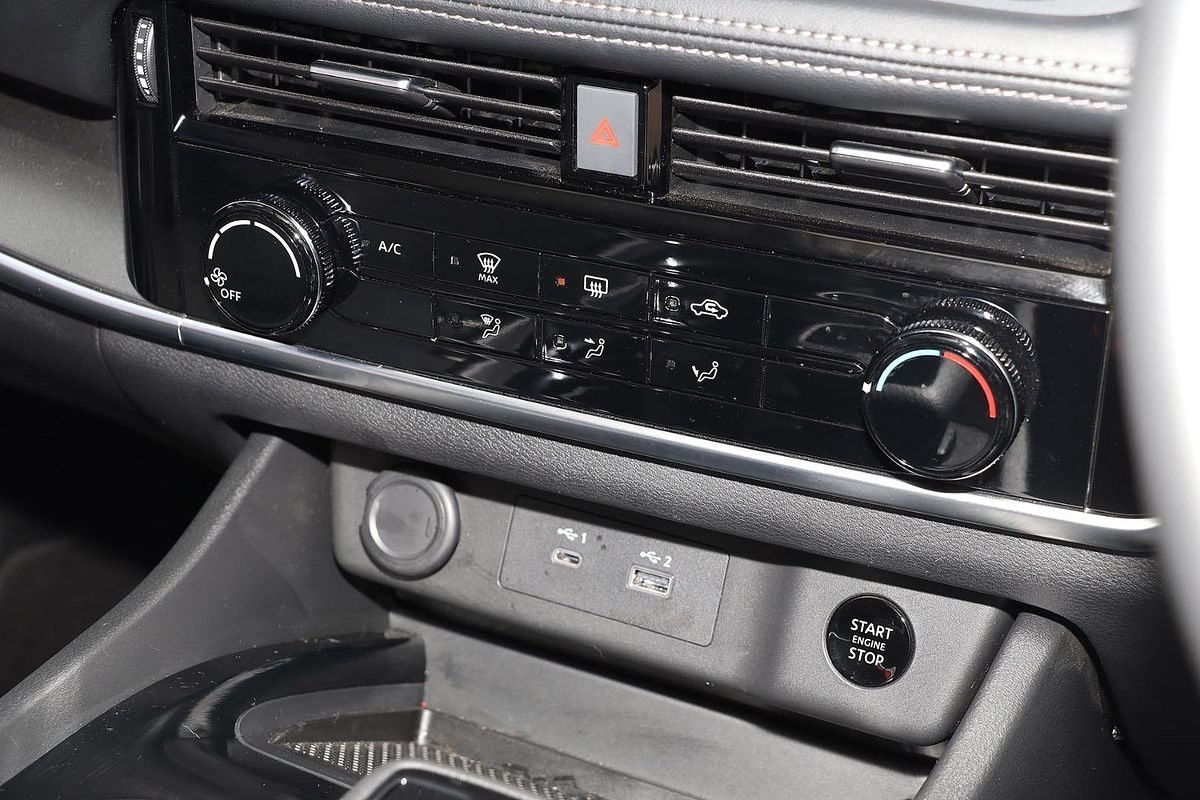 2025 Nissan X-TRAIL ST T33