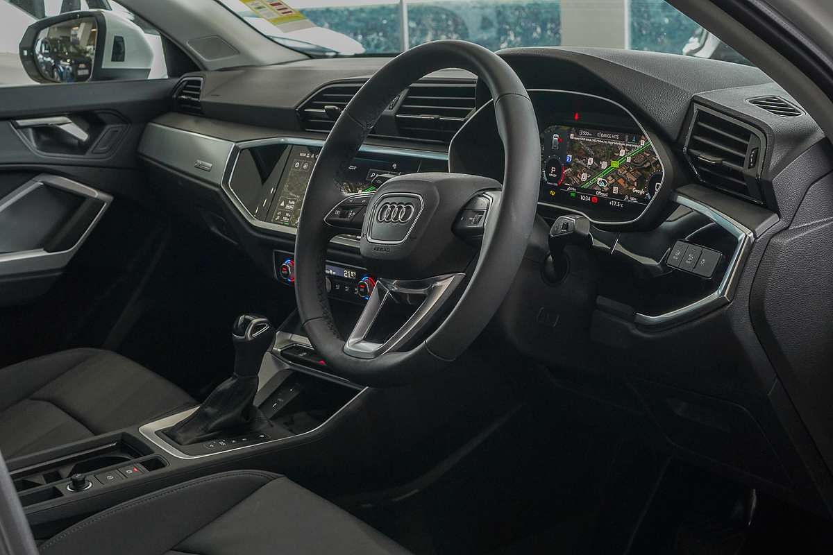 2024 Audi Q3 35 TFSI F3