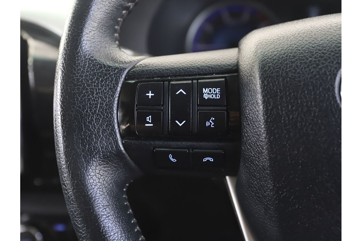 Hilux 4x4 SR5 2.8L T Diesel Automatic Double Cab