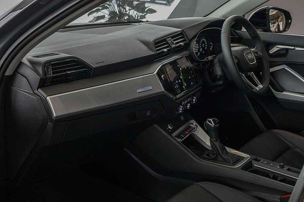 2024 Audi Q3 35 TFSI F3
