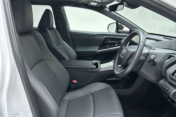2023 Toyota bZ4X YEAM15R