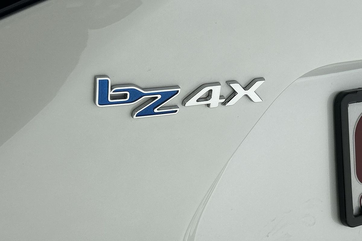 2023 Toyota bZ4X YEAM15R
