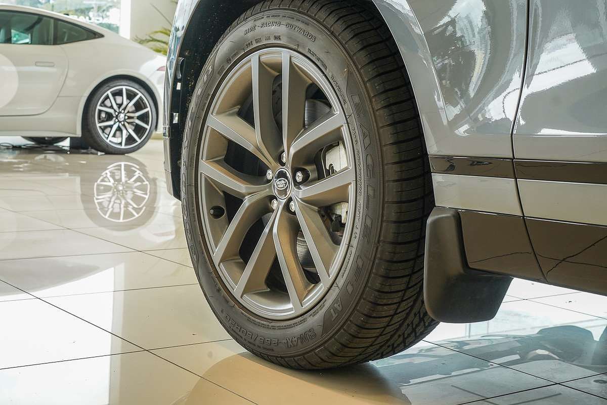 2024 Land Rover Range Rover Velar P250 Dynamic SE L560