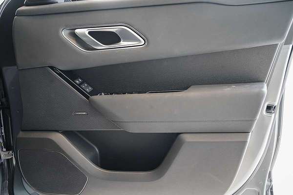 2024 Land Rover Range Rover Velar P250 Dynamic SE L560