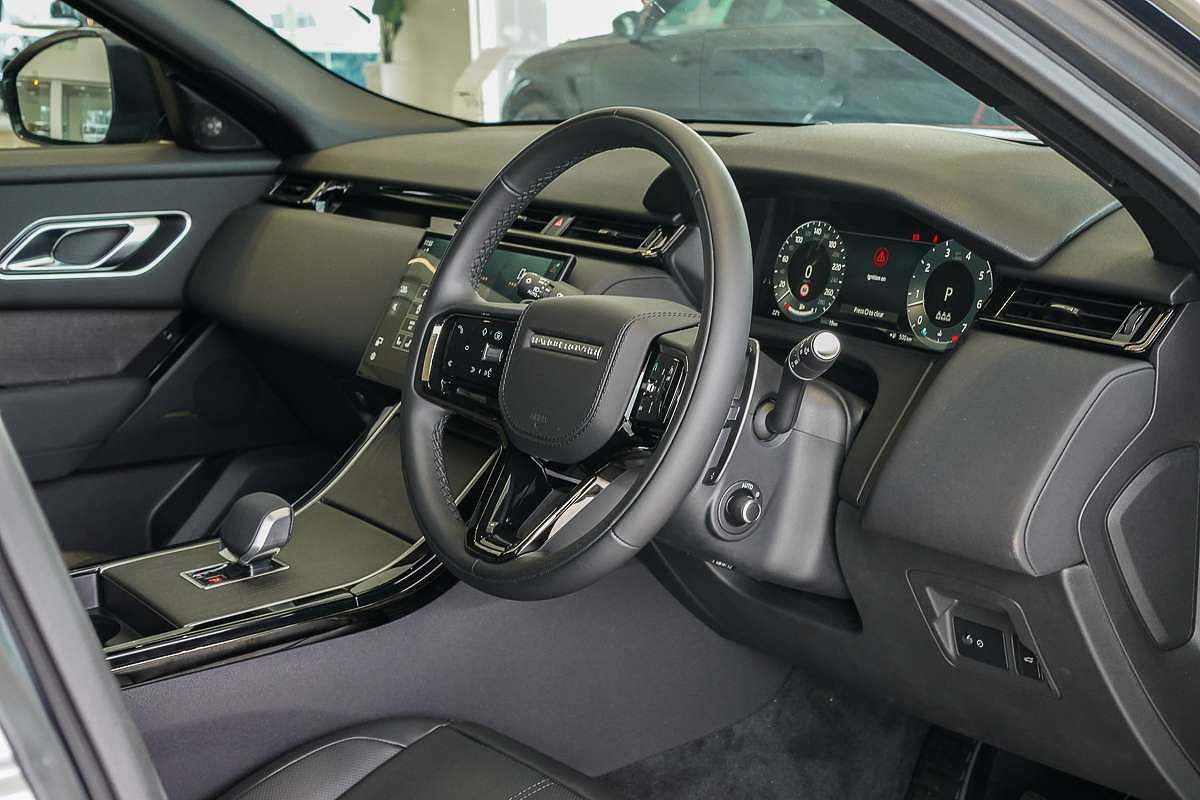 2024 Land Rover Range Rover Velar P250 Dynamic SE L560