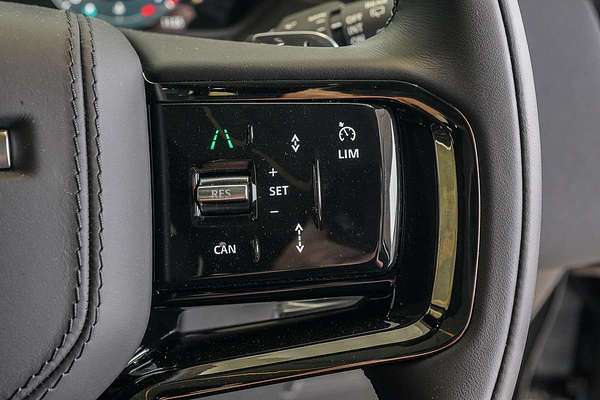2024 Land Rover Range Rover Velar P250 Dynamic SE L560