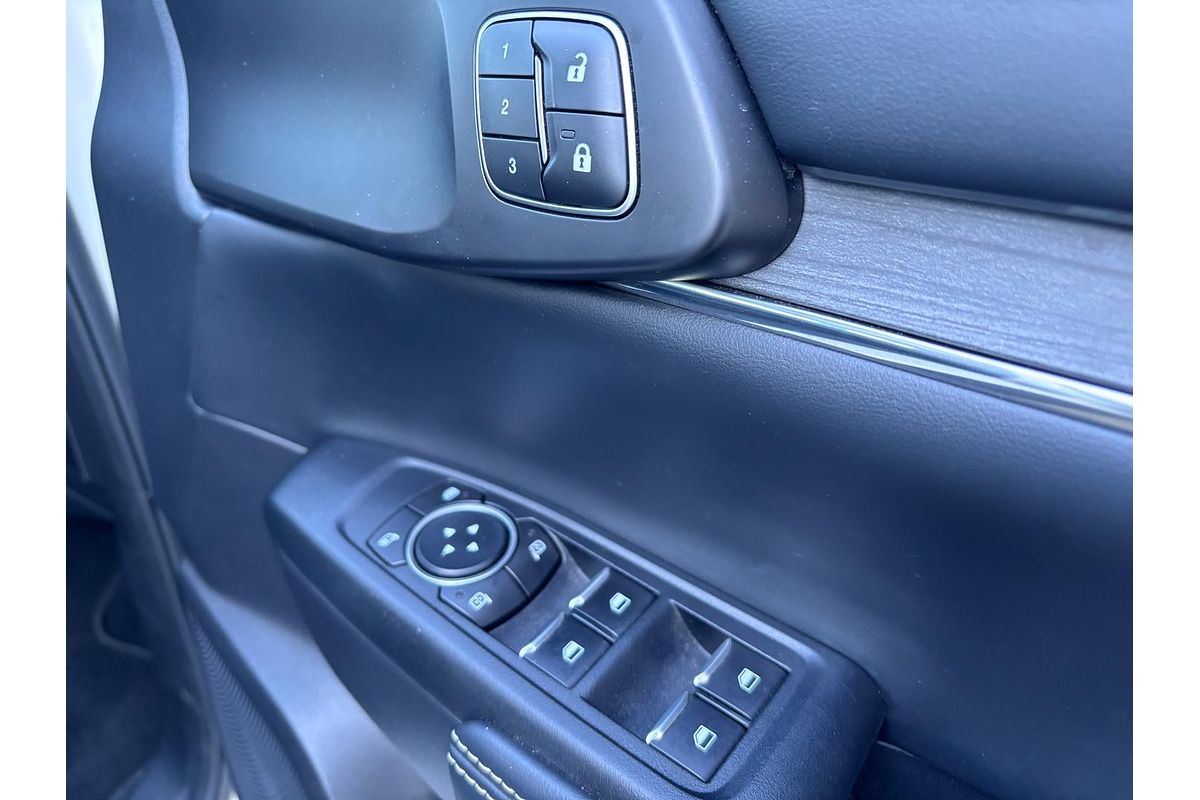 2022 Ford Everest Platinum 3.0L
