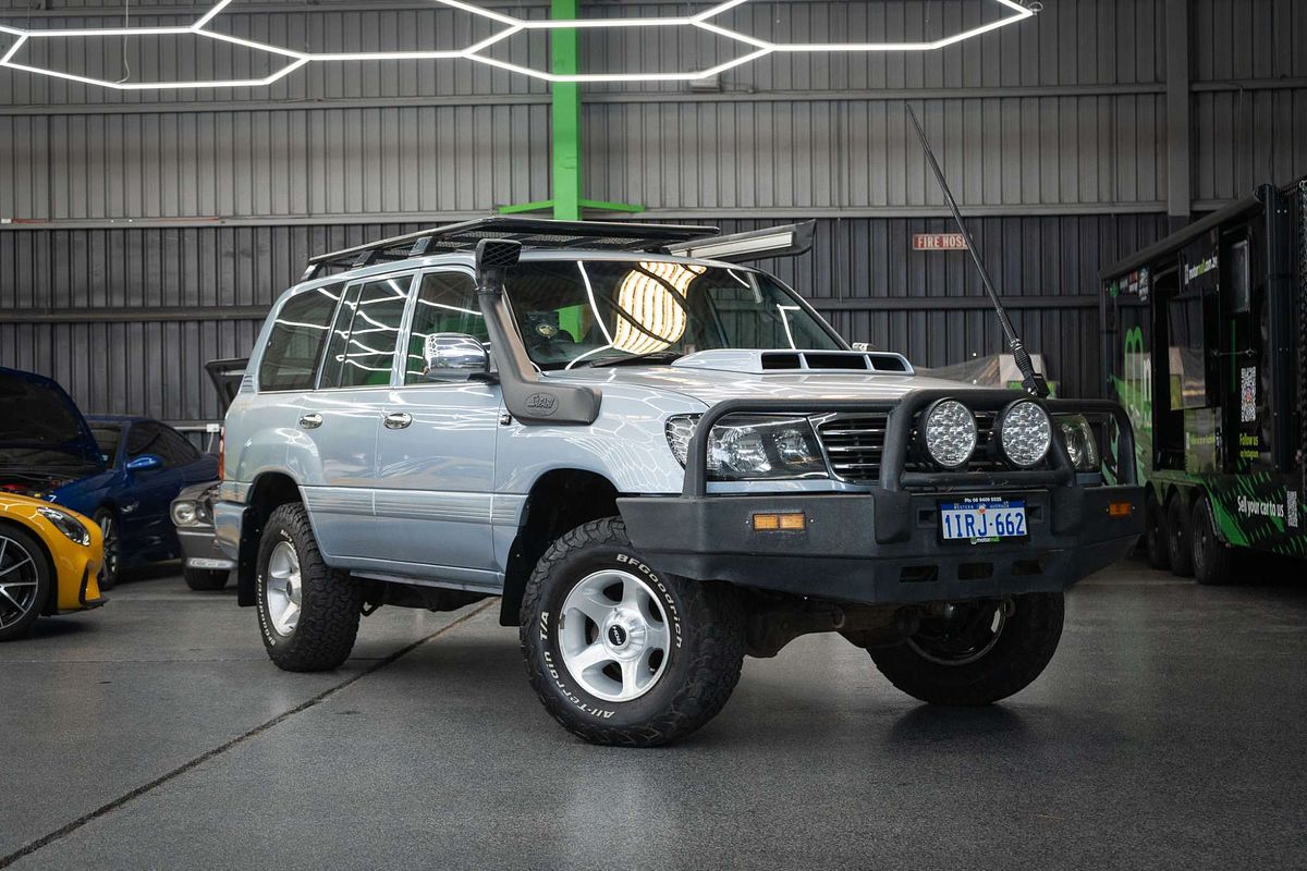 2002 Toyota Landcruiser GXL HZJ105R