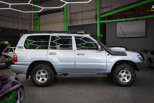 2002 Toyota Landcruiser GXL HZJ105R