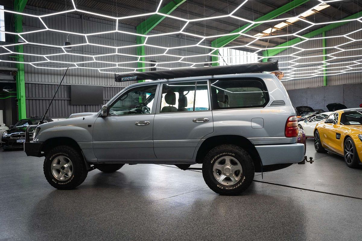2002 Toyota Landcruiser GXL HZJ105R