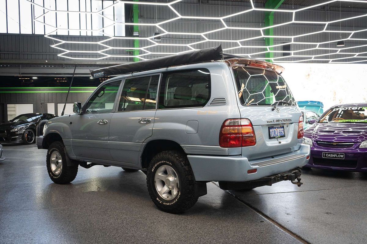 2002 Toyota Landcruiser GXL HZJ105R