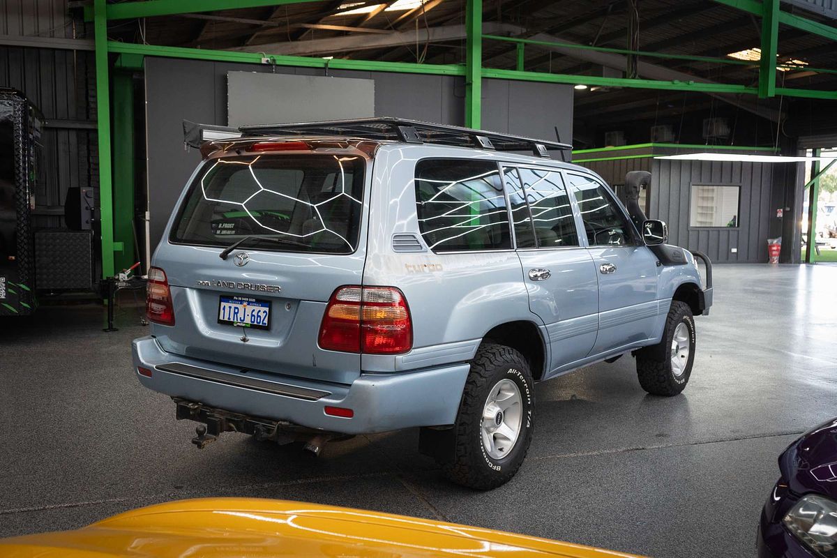 2002 Toyota Landcruiser GXL HZJ105R