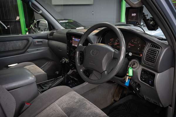 2002 Toyota Landcruiser GXL HZJ105R