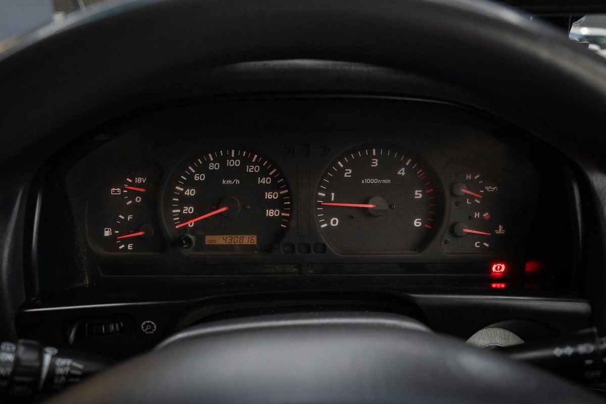 2002 Toyota Landcruiser GXL HZJ105R