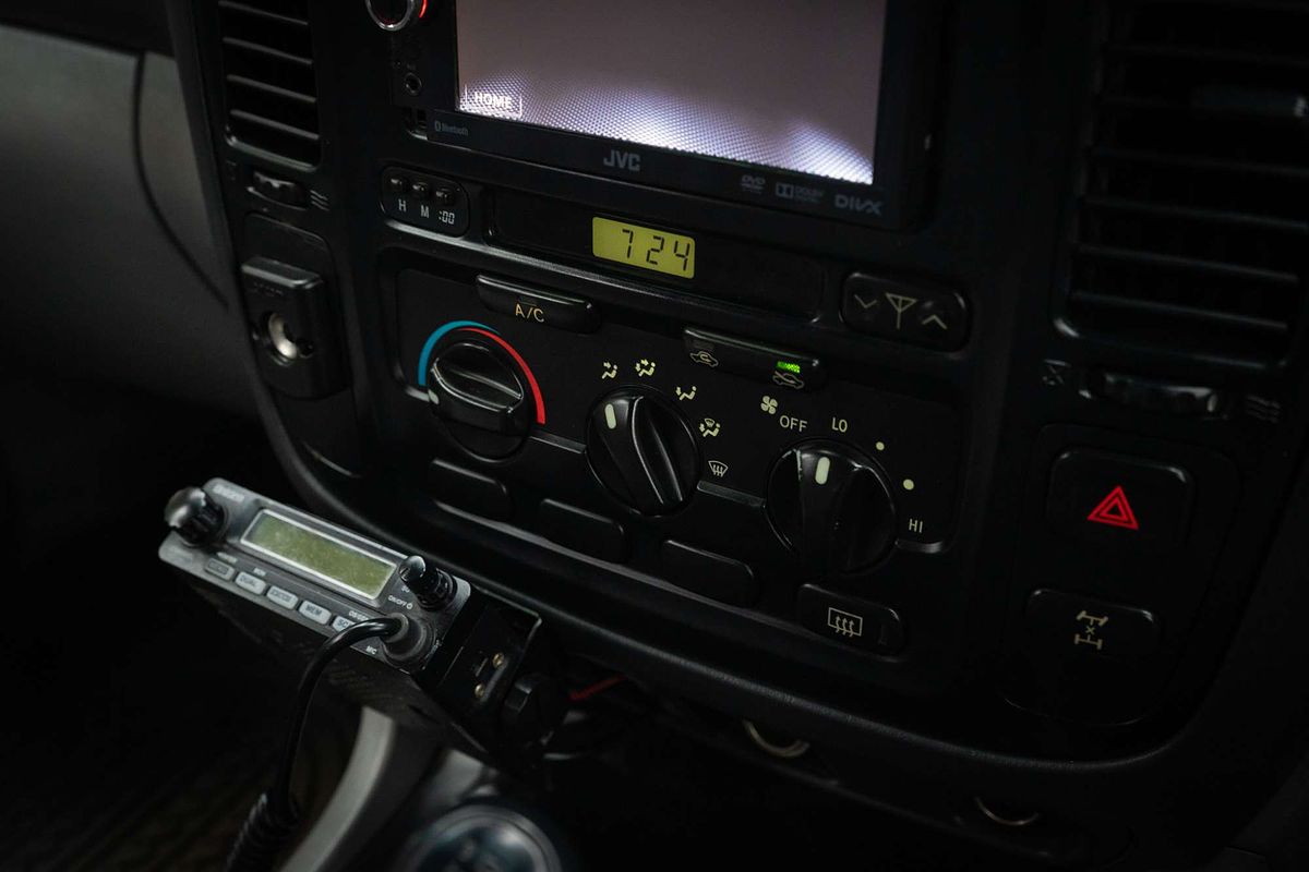 2002 Toyota Landcruiser GXL HZJ105R