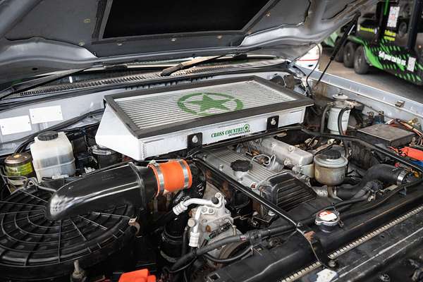 2002 Toyota Landcruiser GXL HZJ105R
