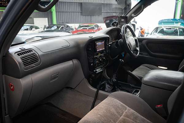 2002 Toyota Landcruiser GXL HZJ105R