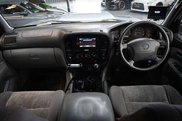 2002 Toyota Landcruiser GXL HZJ105R