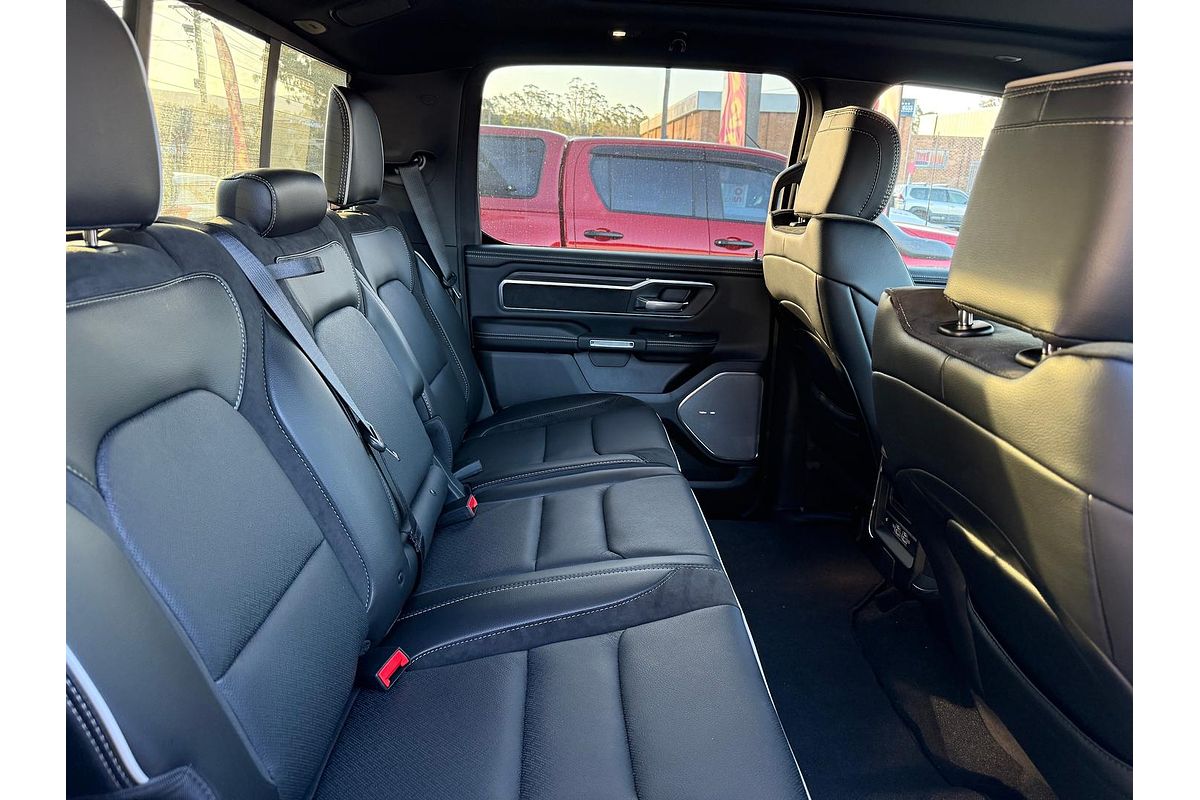 2025 RAM 1500 Laramie Sport Hurricane SO RamBox DT 4X4 SWB