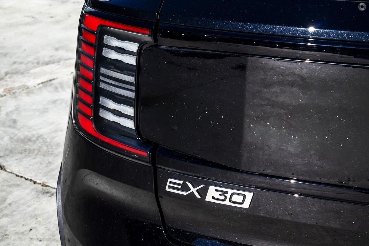 2024 Volvo EX30 Single Motor Extended Range Ultra