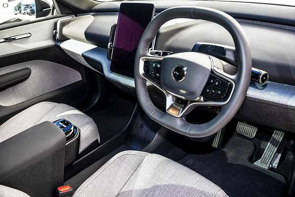 2024 Volvo EX30 Single Motor Extended Range Ultra