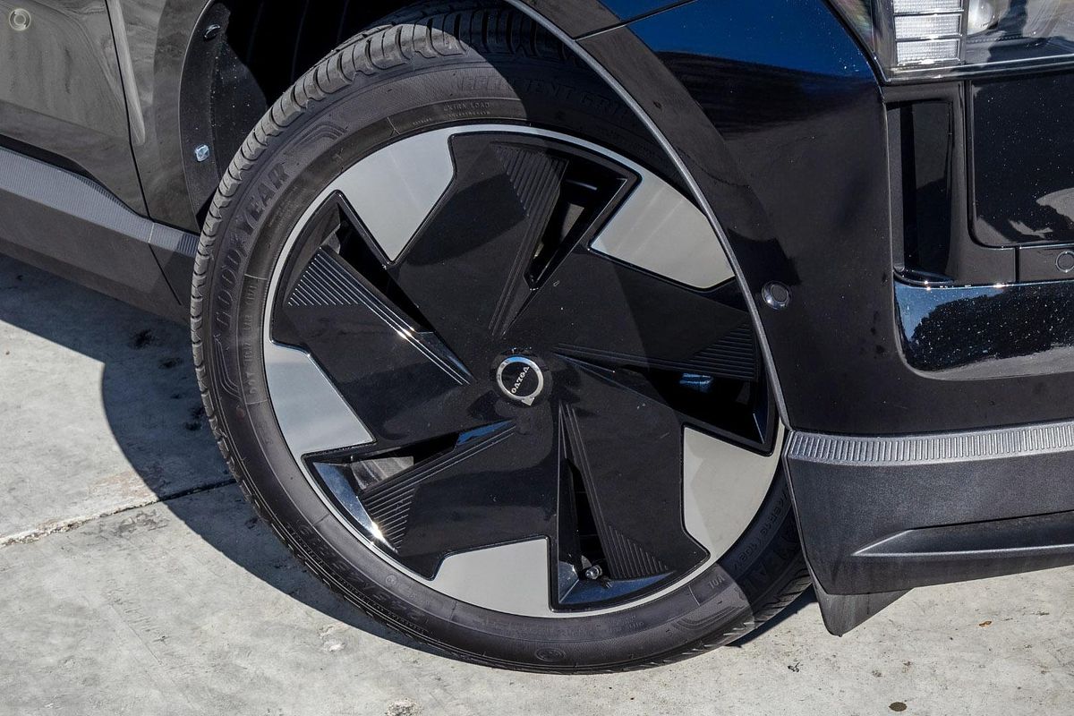 2024 Volvo EX30 Single Motor Extended Range Ultra