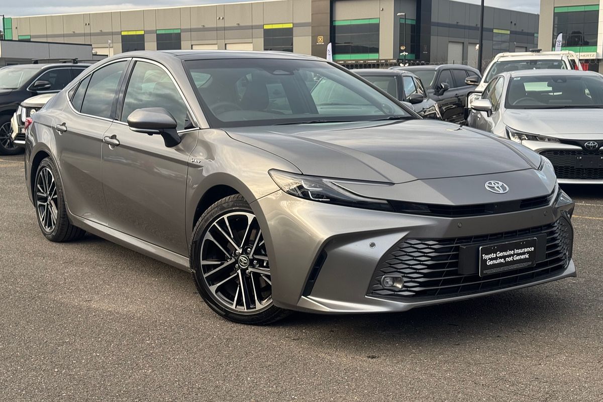 2025 Toyota Camry SL AXVH80R
