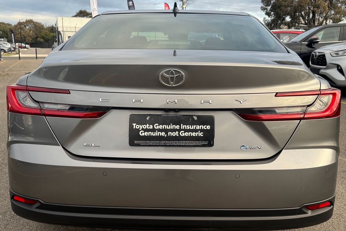 2025 Toyota Camry SL AXVH80R