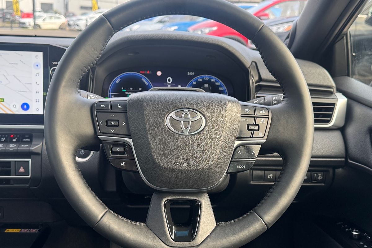 2025 Toyota Camry SL AXVH80R