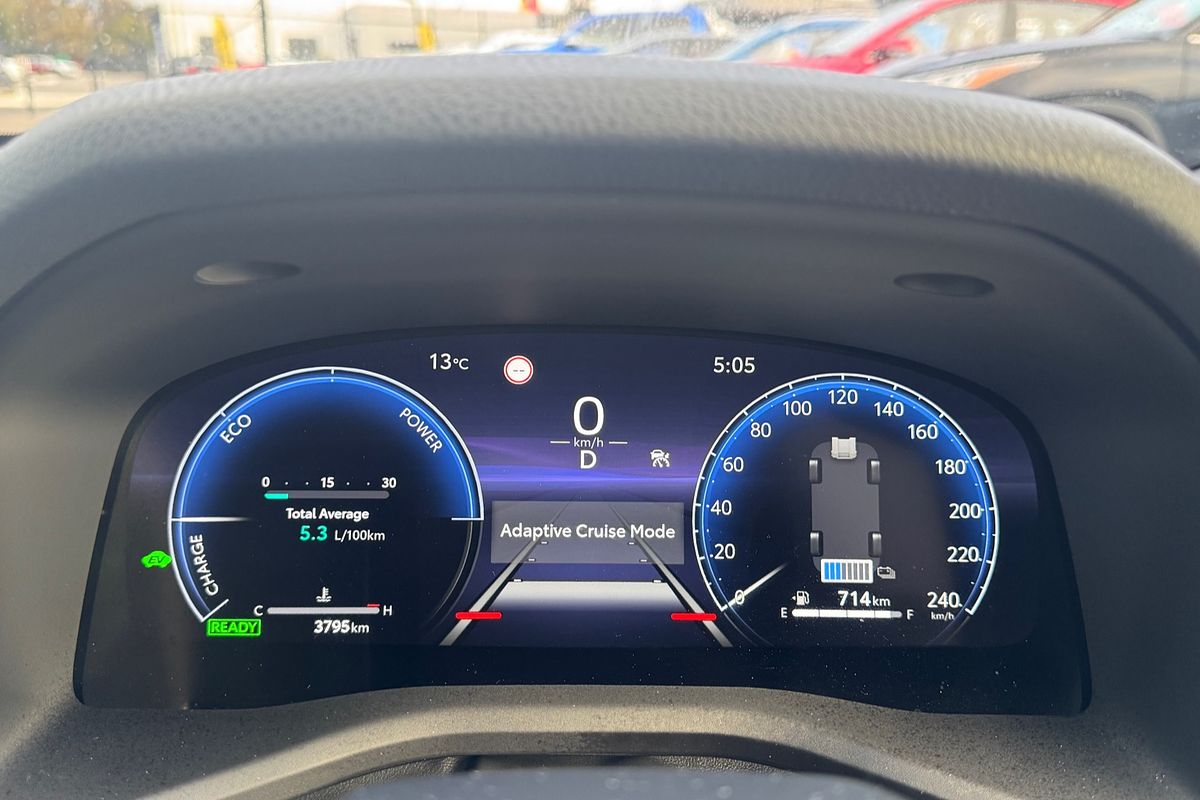 2025 Toyota Camry SL AXVH80R