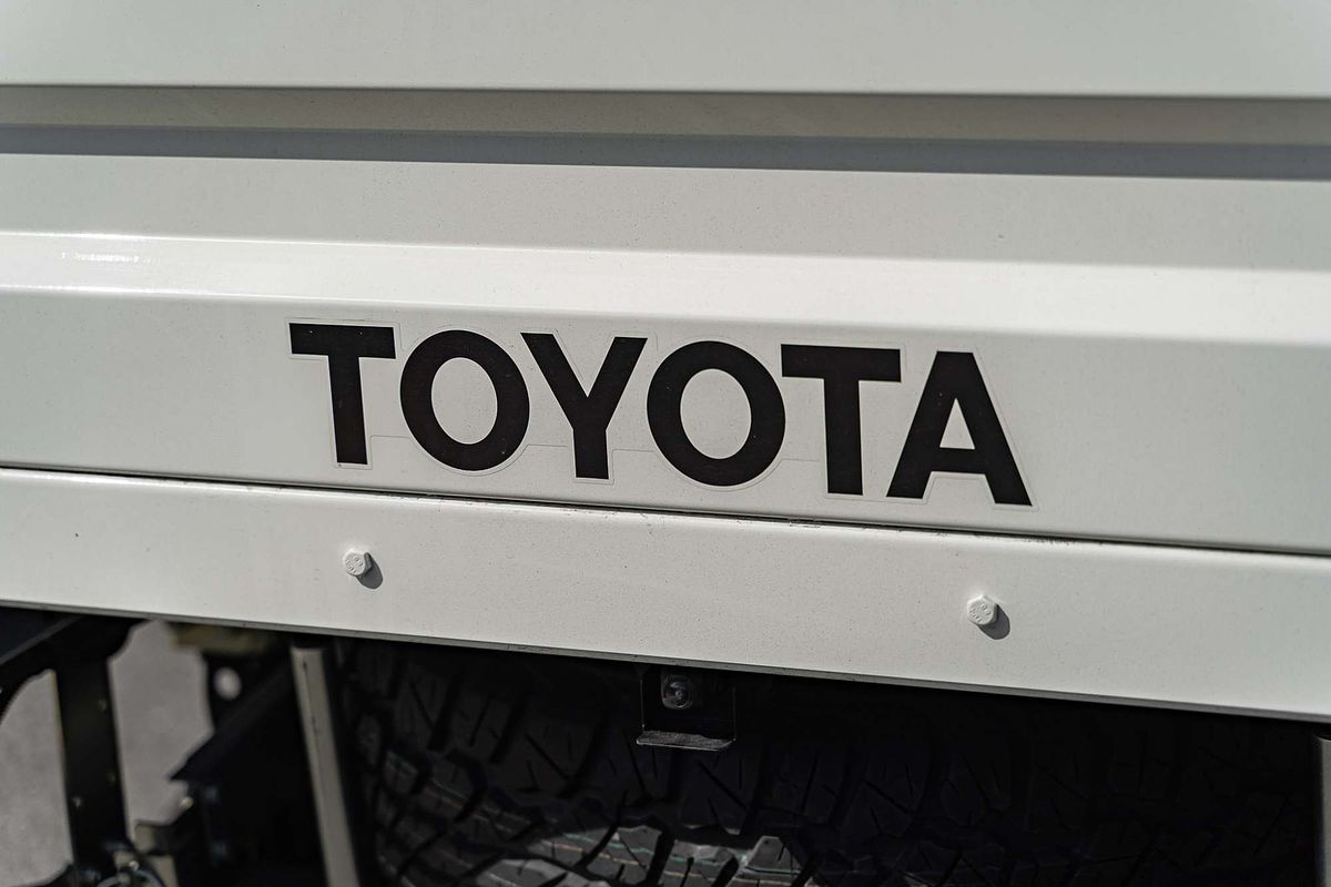 2024 Toyota Landcruiser GXL GDJL79R