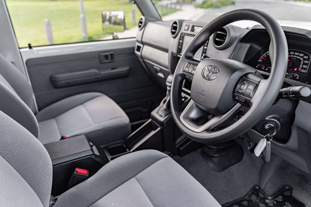 2024 Toyota Landcruiser GXL GDJL79R
