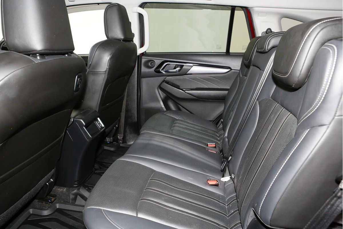 2022 Isuzu MU-X LS-T