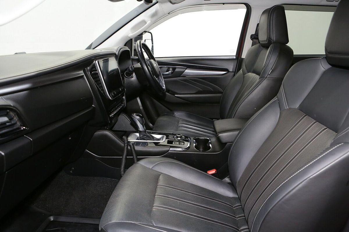 2022 Isuzu MU-X LS-T