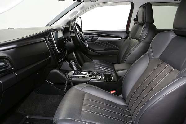 2022 Isuzu MU-X LS-T