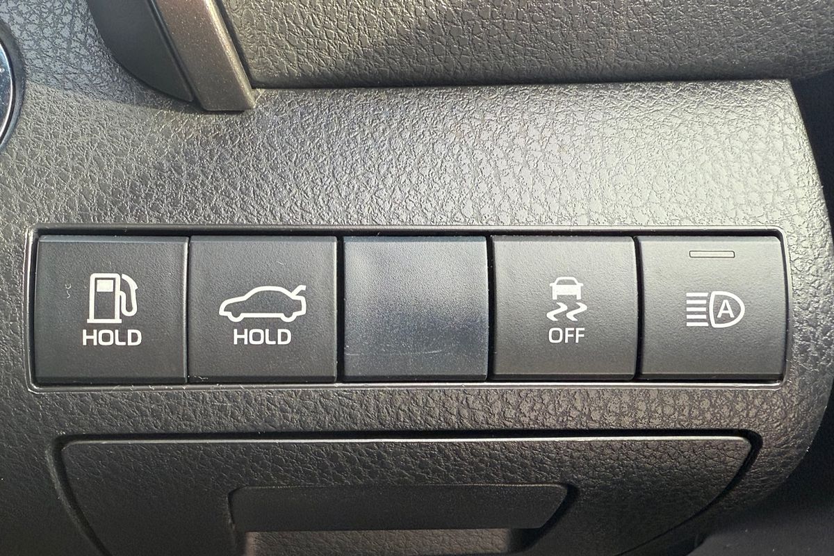 2019 Toyota Camry Ascent AXVH71R