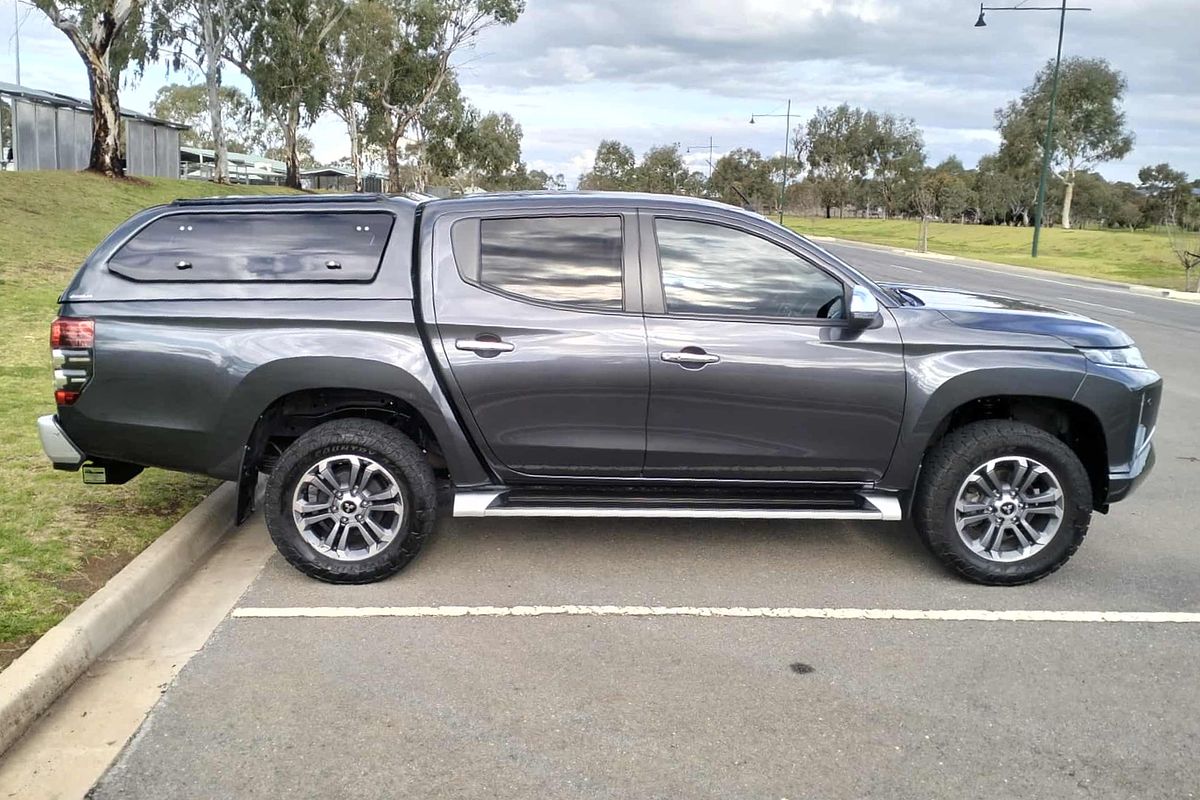 2021 Mitsubishi MR
