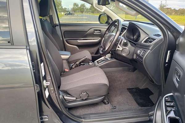 2021 Mitsubishi MR