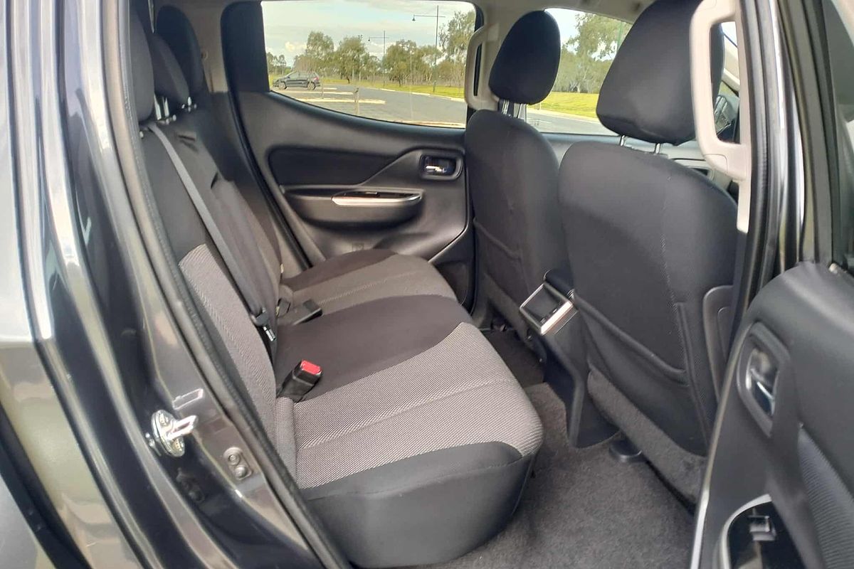 2021 Mitsubishi MR