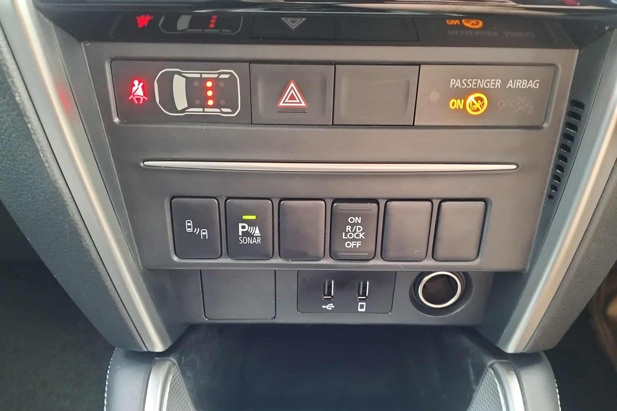 2021 Mitsubishi MR