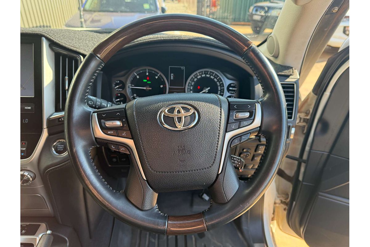 2017 Toyota Landcruiser Sahara VDJ200R